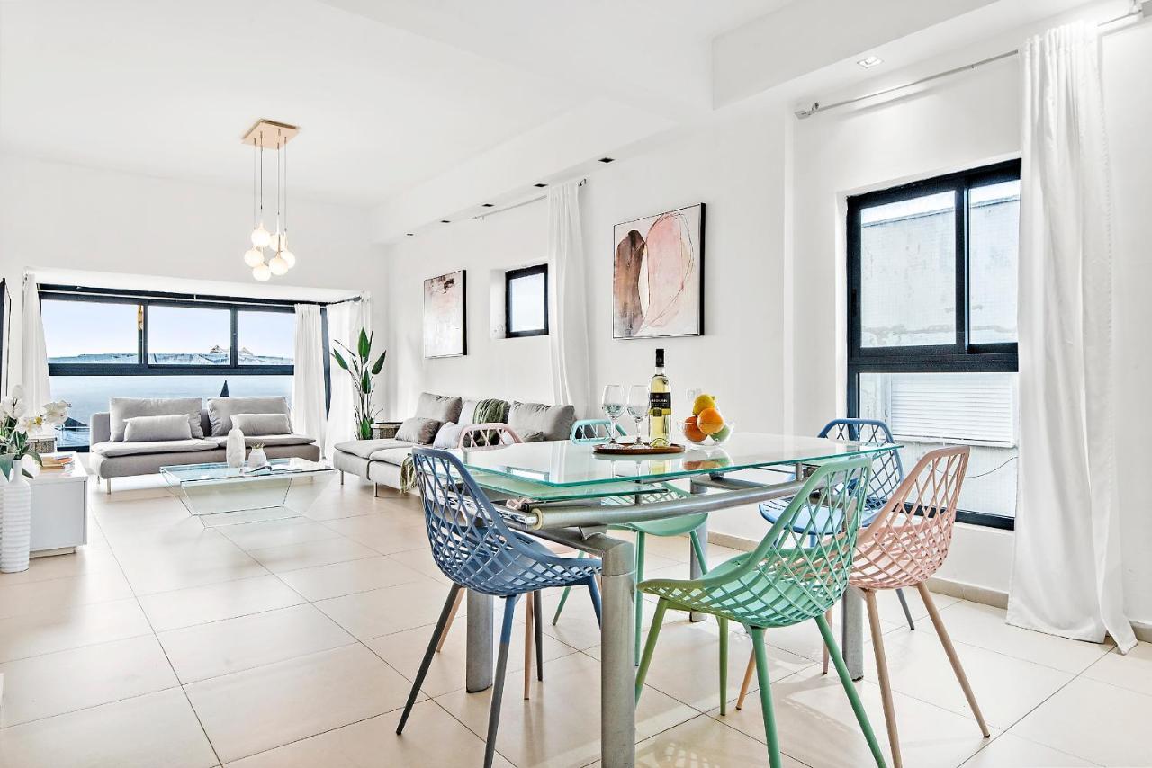 Glorious Renovated Apartment On Top Of The Beach 텔아비브 외부 사진