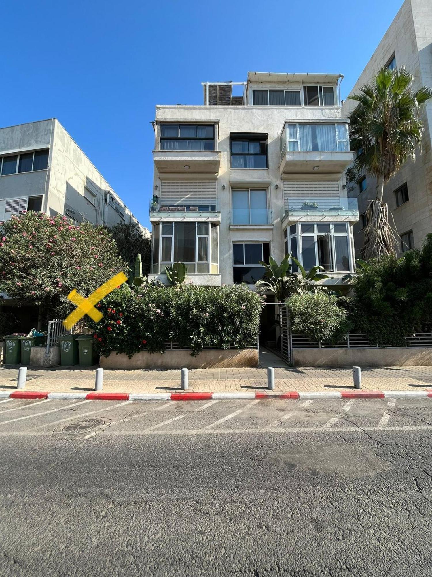 Glorious Renovated Apartment On Top Of The Beach 텔아비브 외부 사진